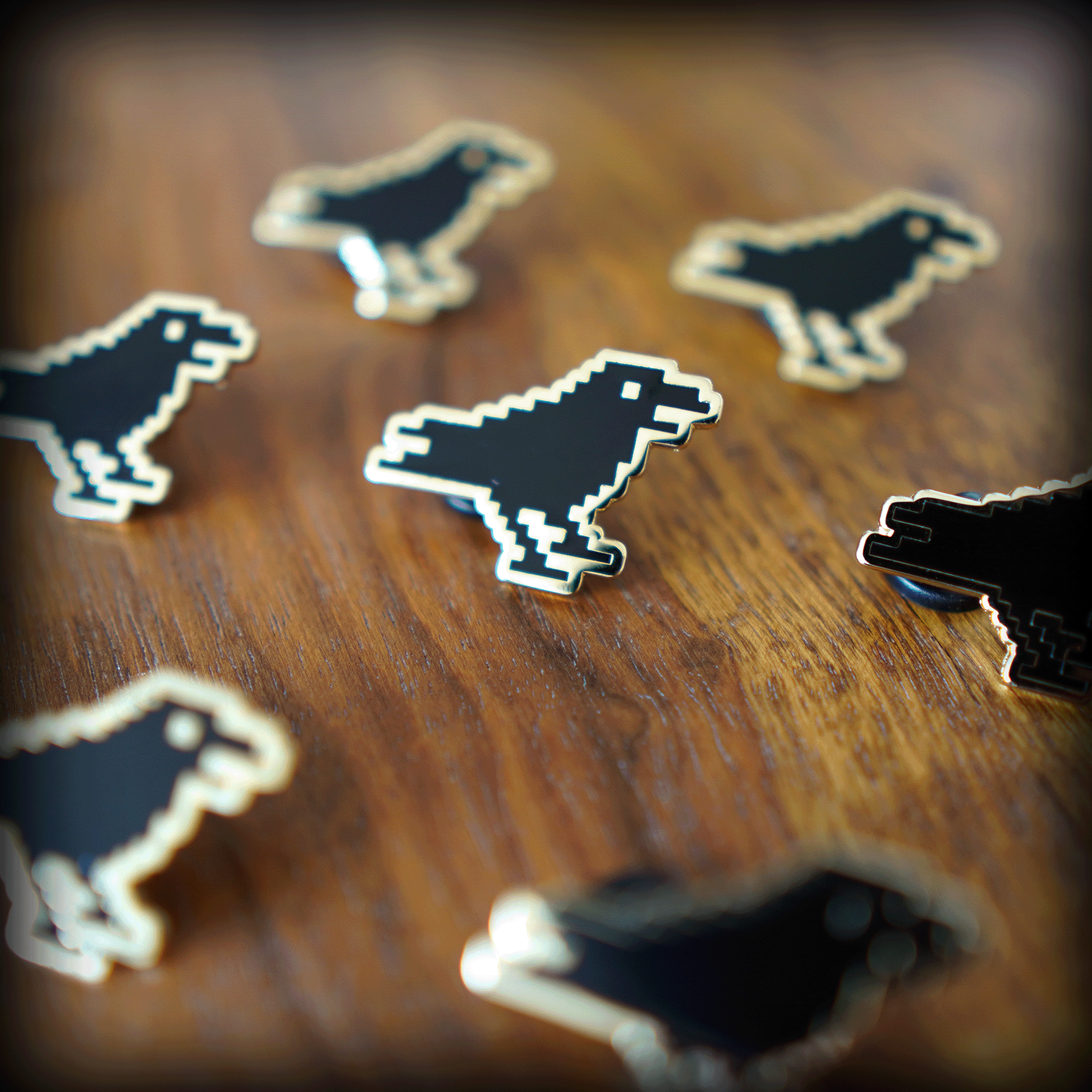 Crow Pin • Look Right