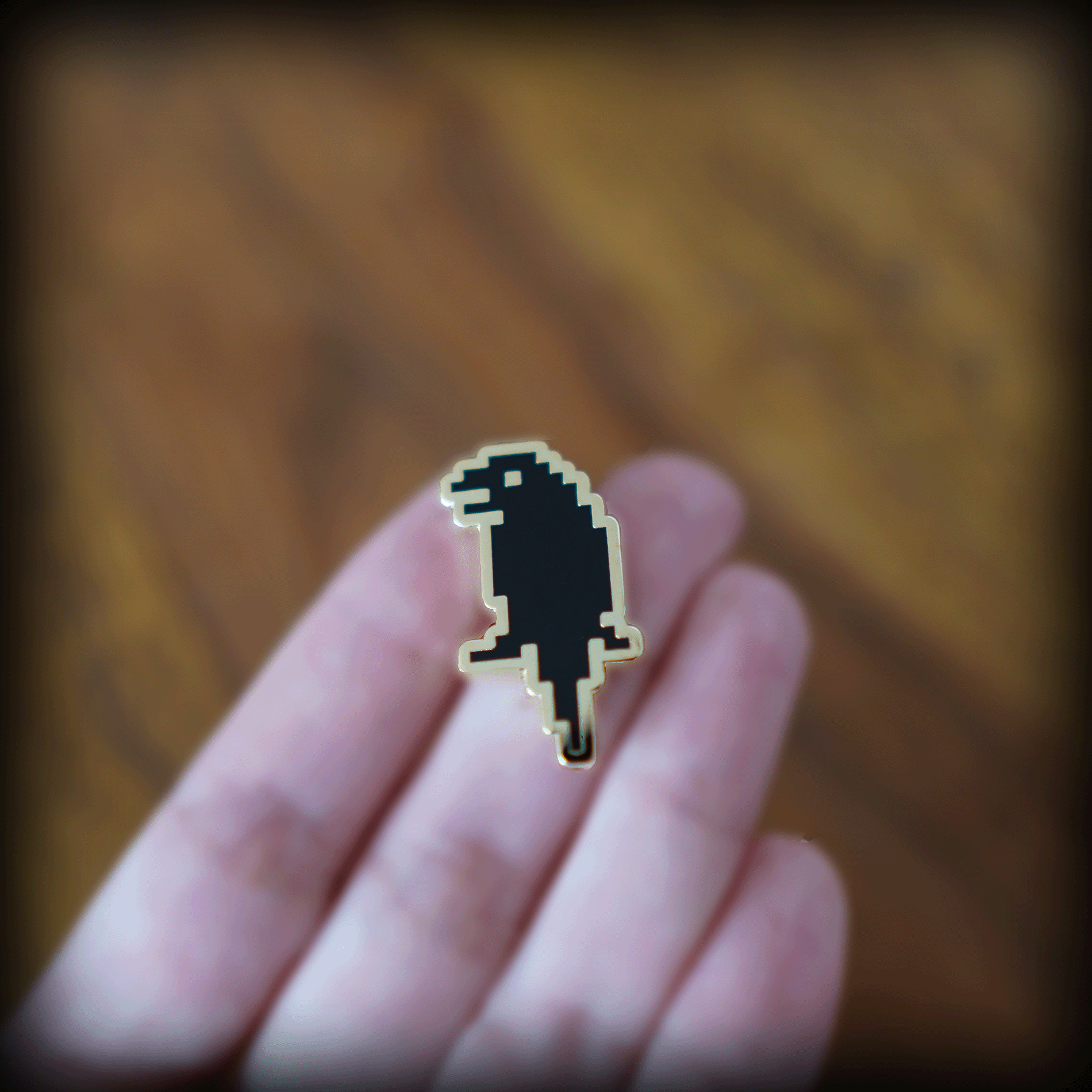 Crow Pin • Look Left
